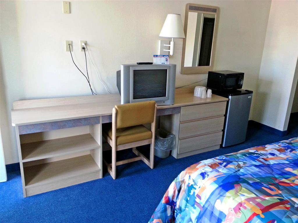 Clarion Pointe Hotel Decatur Room photo
