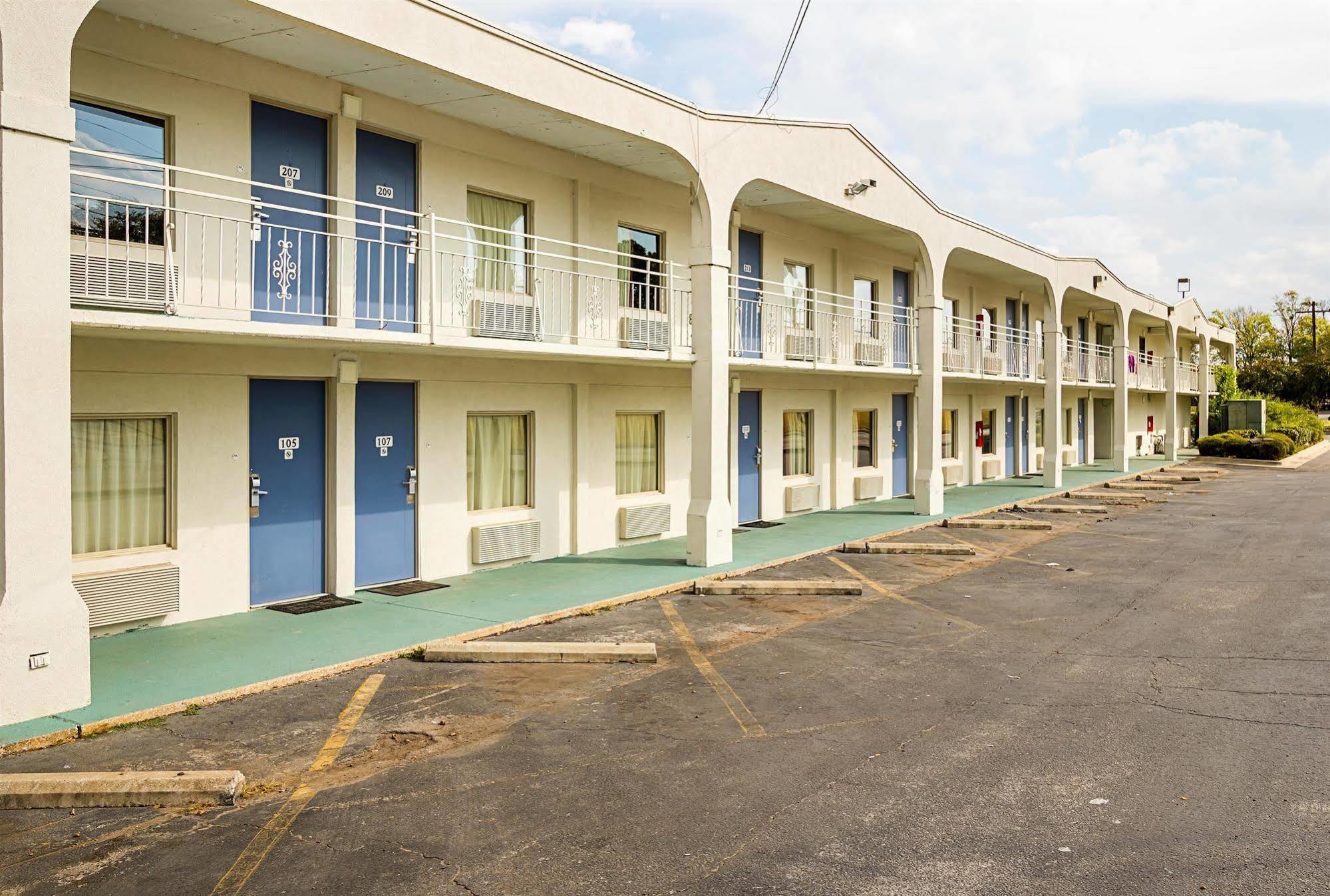 River City Hotel Decatur Exterior photo