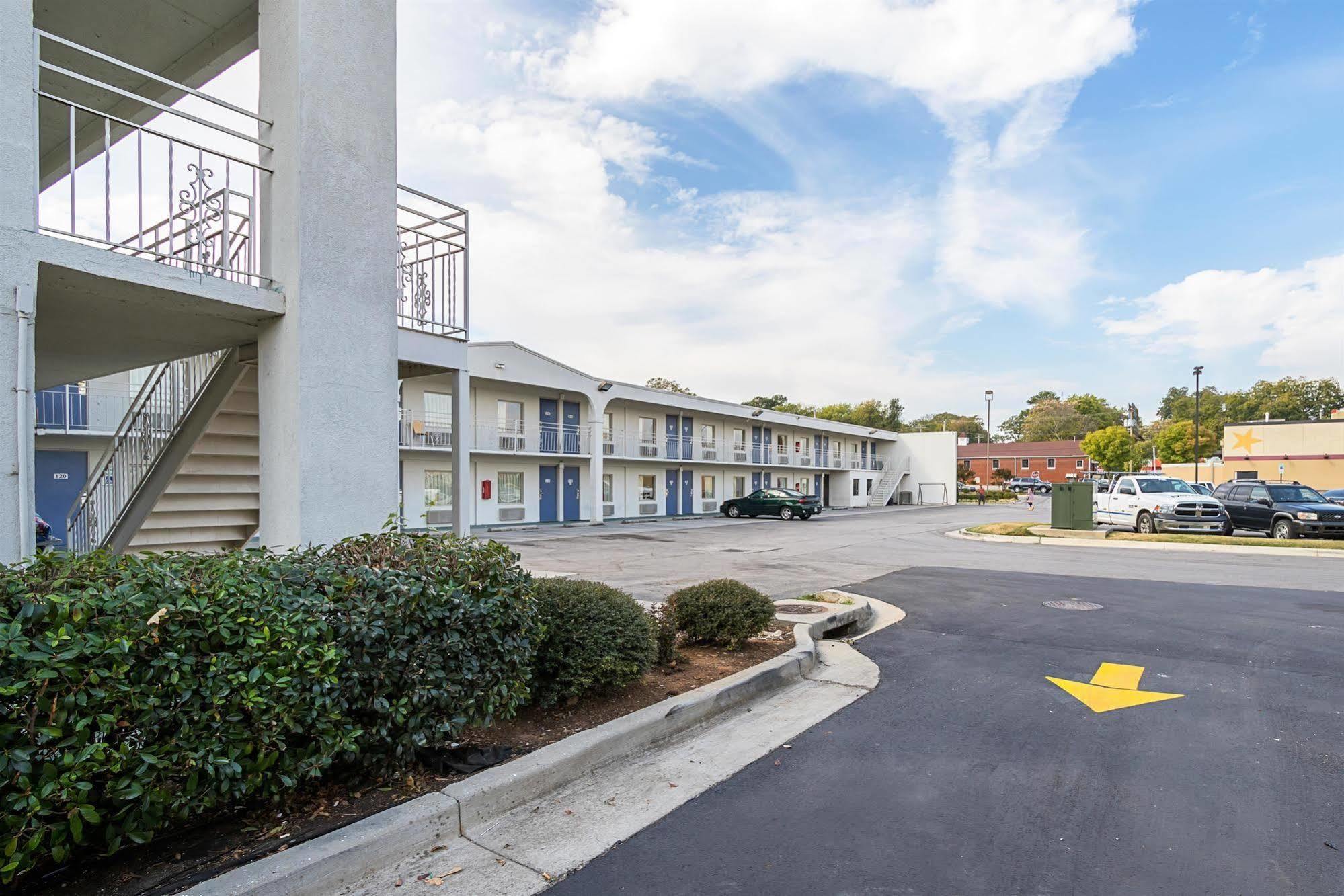 River City Hotel Decatur Exterior photo