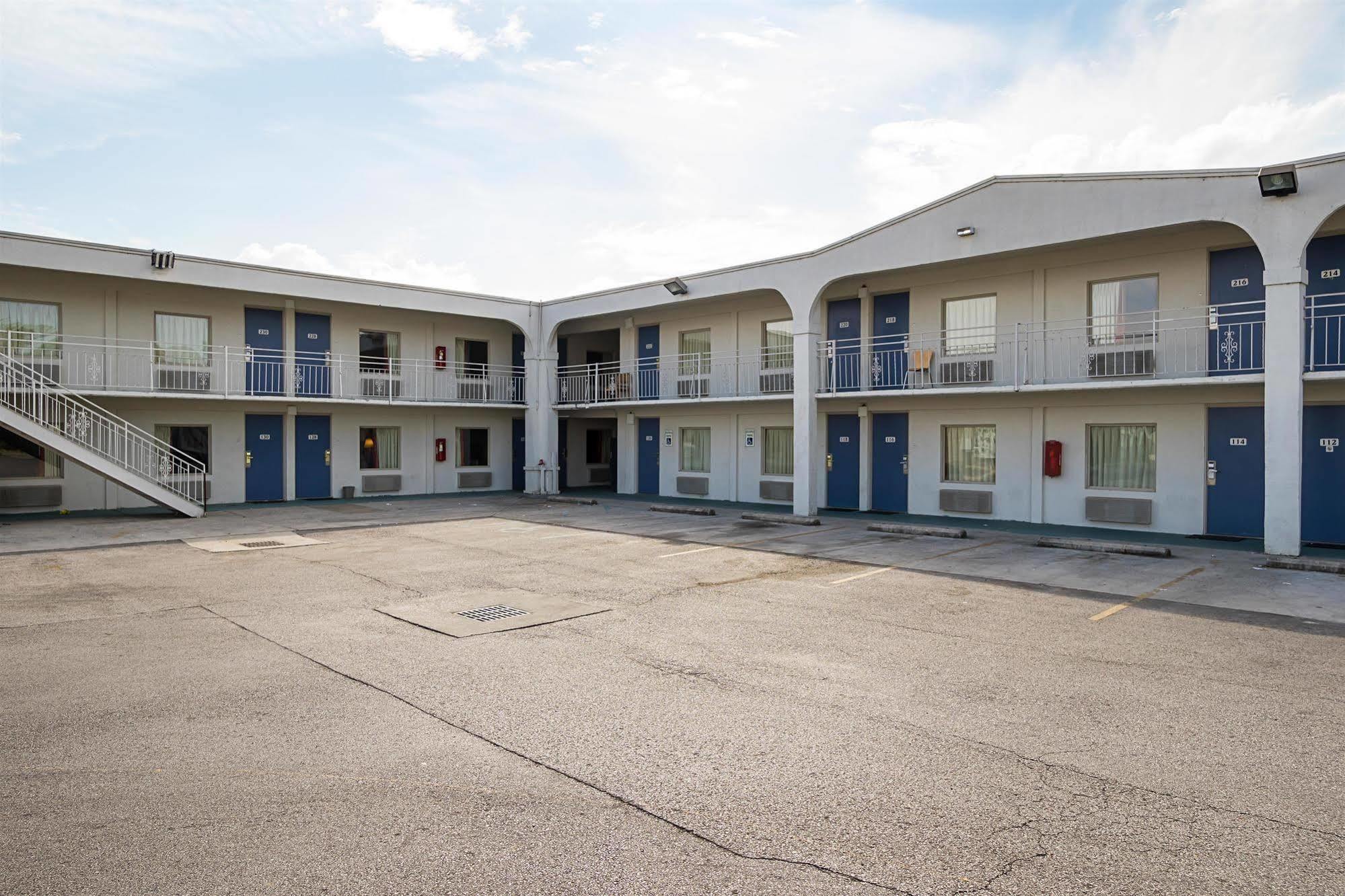 River City Hotel Decatur Exterior photo